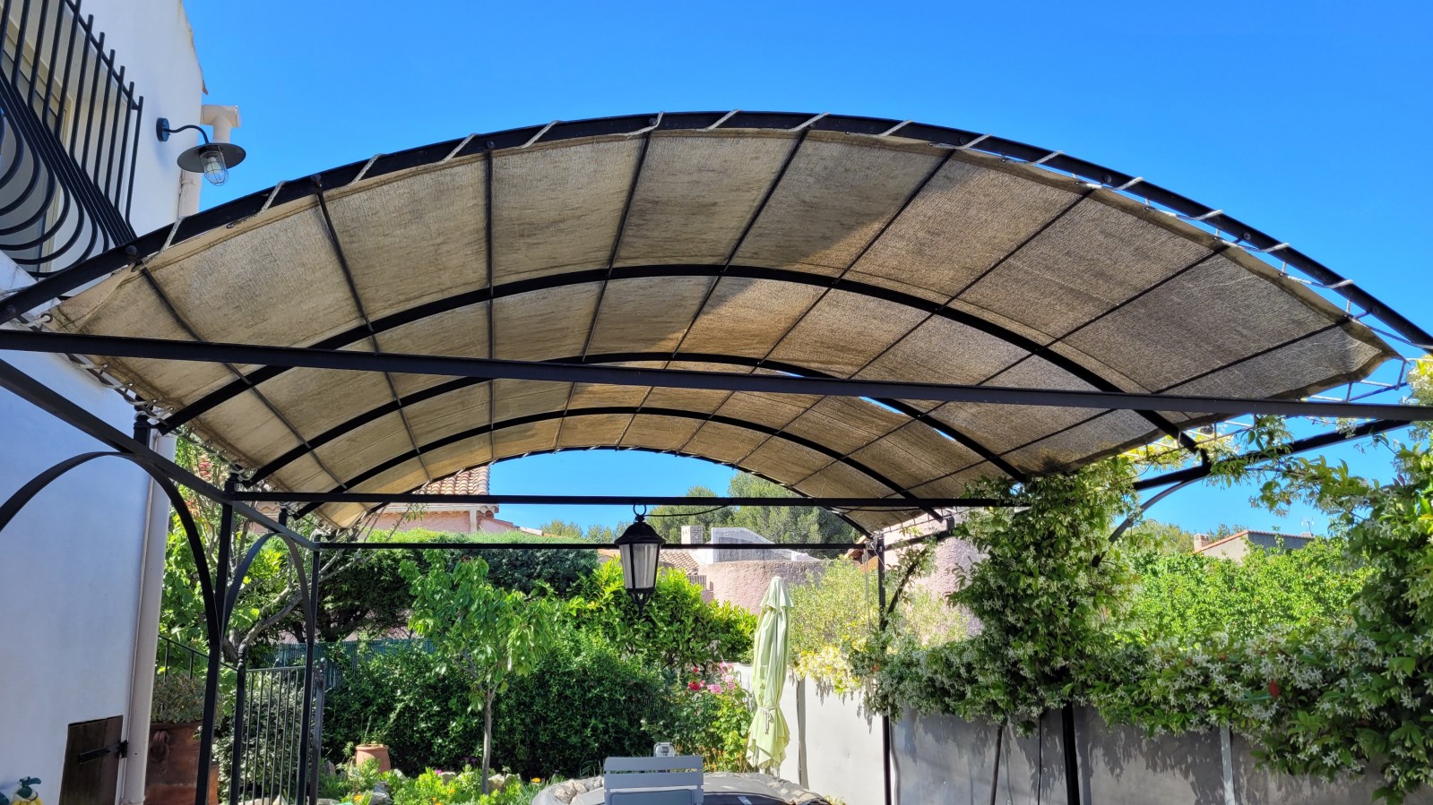 Installation de motorisation de portail Somfy et NICE Istres Bouches-du-Rhône